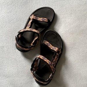 Women's Teva Sandals. Worn Once. Size 8